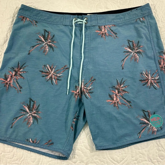 Ripcurl Mirage Boardies/Board Shorts Men's Size 38 Beach/Pool/Resort Wear EUC - Picture 1 of 7